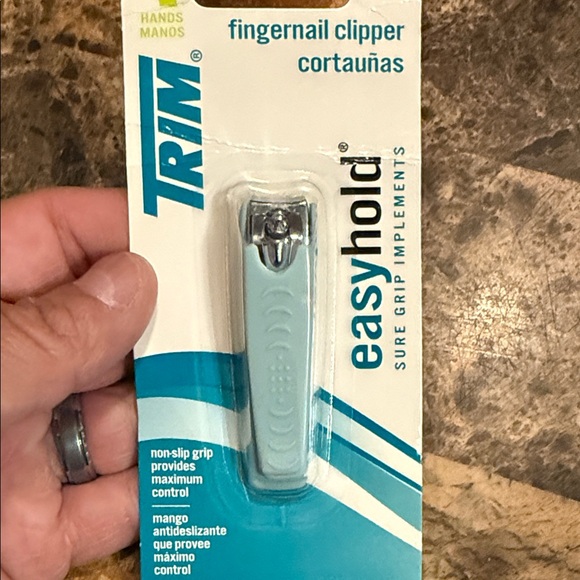 Blue Fingernail Clipper - Picture 2 of 3